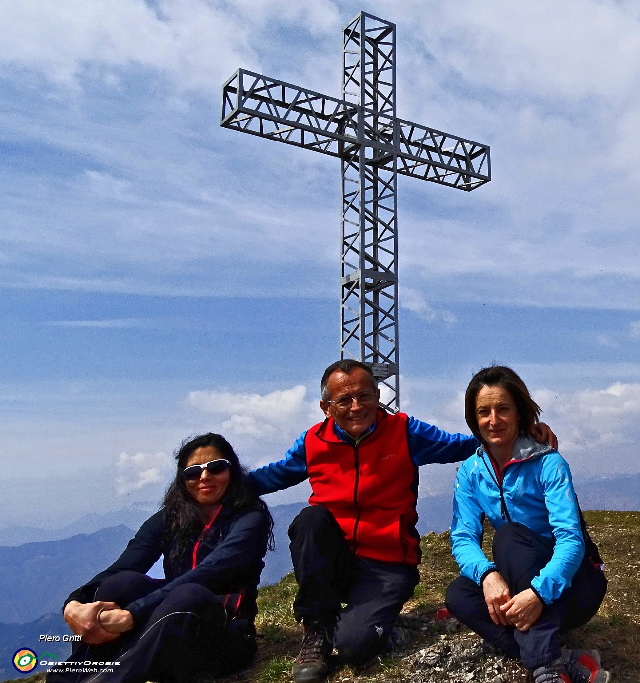 01 In vetta al Monte Suchello (1541 m).JPG -                                